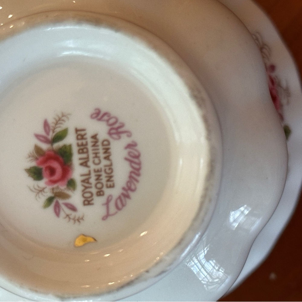 Royal Albert Lavender Rose Tea Cup & Saucer Bone England Teacup Floral Vintage - Picture 7 of 7